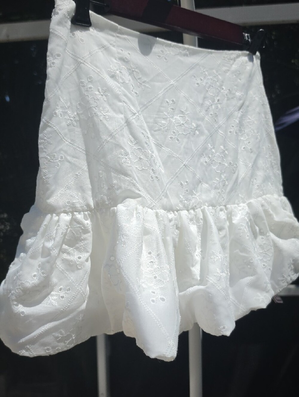 MISSGUIDED White Eyelet Ruffle-Hem Mini Skirt